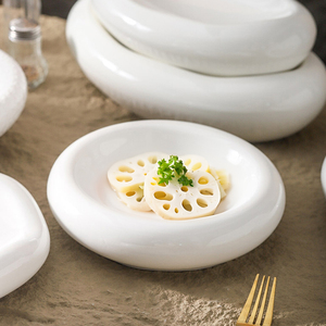 Assiette en céramique blanche moderne pour hôtel, restaurant haut de gamme, vaisselle créative, assiette artistique pour la <span class=keywords><strong>cuisine</strong></span> <span class=keywords><strong>française</strong></span> occidentale, <span class=keywords><strong>plat</strong></span> froid - Product Image 2