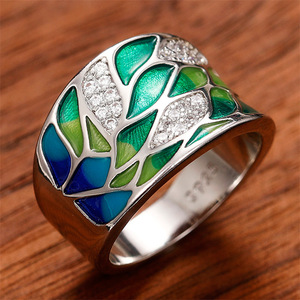 Anello Unisex con Design a Foglia Colorata, Anello Ispirato alla Natura - Product Image 2
