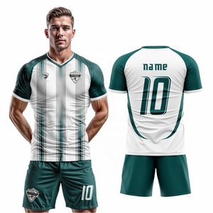 Ensemble d'uniformes de football professionnels personnalisés sublimés respirants verts et blancs Maillot de foot - Product Image 1