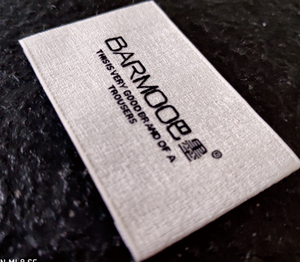 Tùy Chỉnh Logo In Thời Trang An Toàn Dệt Nhãn Sew On Thiết Kế Dệt Nhãn Màu Vàng Có Thể Giặt Nhãn Hiệu Riêng Cho Quần Áo - Product Image 5