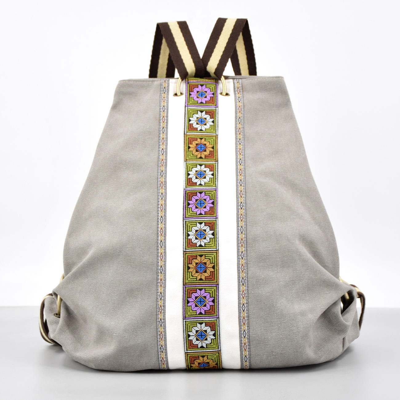 สีเทาอ่อน