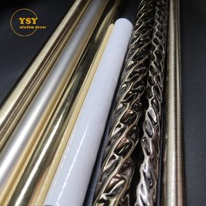 Vente en gros de 6m de tringles à rideaux simples du fabricant 28mm 25mm 19mm 22mm <span class=keywords><strong>barre</strong></span> de rail télescopique en fer métal acier 5.85m - Product Image 2