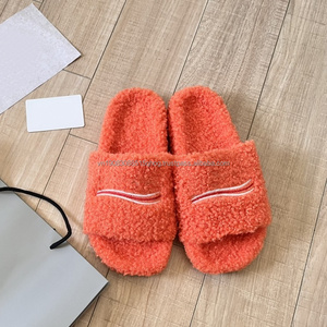 Sandales moelleuses antidérapantes de luxe pour femmes, nouvelle collection, haute qualité, vente en gros - Product Image 5