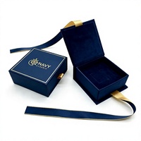 Boîte cadeau à bijoux avec tiroir coulissant, logo imprimé sur mesure, boîte d'emballage rigide en carton de luxe pour le rangement des bagues et des colliers