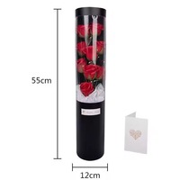 Nouveauté 2026 Vente en gros Cadeau Saint-Valentin Cadeau Fête des Mères Bouquet de savon en forme de seau d'étreinte Fleurs artificielles époustouflantes Boîte cadeau