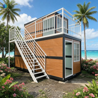 Maison conteneur moderne modulaire préfabriquée respirante avec terrasse sur le toit, escalier en métal blanc, finition bois, villa conteneur portable