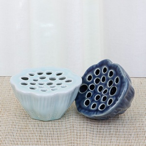 Piccolo <span class=keywords><strong>vaso</strong></span> <span class=keywords><strong>in</strong></span> ceramica Celadon Lotus Pod Zen stoviglie composizioni floreali e porta tè per piante e <span class=keywords><strong>fiori</strong></span> - Product Image 2