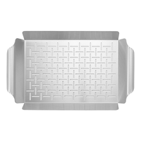 Plancha de barbecue en acier inoxydable durable pour une cuisson uniforme des légumes, des fruits de mer et de la viande sur les grils à gaz et au charbon de bois