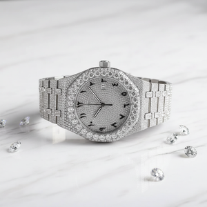 Reloj mecánico impermeable de alta calidad con moissanita VVS de primera calidad y estilo de diseñador. - Product Image 1