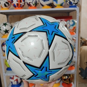 Balón de fútbol/soccer de PU de alta calidad, tamaño 5, para entrenamiento deportivo y partidos oficiales - Product Image 2