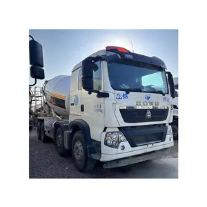 10 Cubic Meters SINOTRUK HOWO 8x4 12 Wheel Concrete Mixer Truck