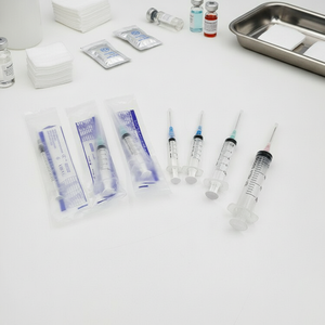 Seringues médicales jetables de haute qualité 5 ml 10 ml avec embout <span class=keywords><strong>Luer</strong></span> <span class=keywords><strong>Lock</strong></span> et aiguille - Product Image 2