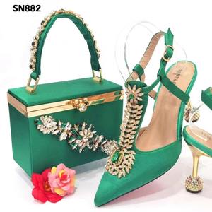 Nouvelles chaussures <span class=keywords><strong>de</strong></span> <span class=keywords><strong>danse</strong></span> et ensemble <span class=keywords><strong>de</strong></span> sacs 9CM talons hauts pochette <span class=keywords><strong>italienne</strong></span> pour femmes chaussures <span class=keywords><strong>de</strong></span> mariage et ensemble <span class=keywords><strong>de</strong></span> sacs avec des talons à nœud <span class=keywords><strong>de</strong></span> qualité supérieure - Product Image 4