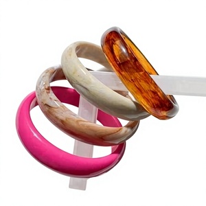 Ensemble de bracelets en résine colorée unisexe, bijoux décontractés et tendance, tons rose, marron, ambre, bracelets élégants, accessoire stylé pour femme - Product Image 2