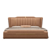Lit plateforme rembourré en tissu à rayures verticales, lit double de luxe léger avec décoration dorée et tiroirs de rangement latéraux