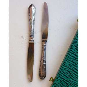 Set Mirellas di 12 coltelli da dessert francesi ed eleganti coltelli da tavola con scatola portaoggetti - Product Image 1