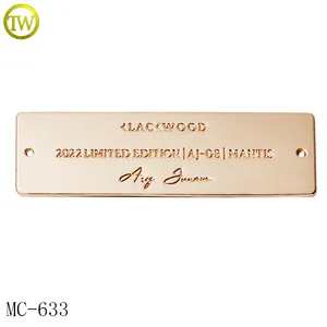 Nome gravado da placa do metal acessório, boa qualidade banhado a ouro retangular logotipo metal etiquetas para o casaco