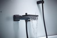Ensemble de robinet de baignoire cascade moderne en laiton noir Robinets de salle de bains à double poignée Tenture murale Robinets de bain-douche