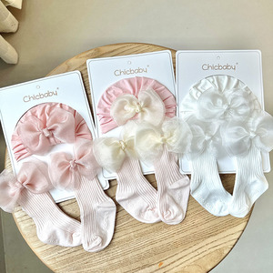 Venta al por mayor de fábrica/OEM: Conjunto de <span class=keywords><strong>gorro</strong></span> y calcetines de primavera para bebé, gorros de gasa de algodón con patrón de dibujos animados a prueba de viento para protección de la fontanela del recién nacido. - Product Image 4