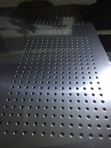 Lamiera Forata Decorativa in Acciaio Inox 304 316 con Fori Rotondi Micronati per Edilizia e Costruzioni - Product Image 5