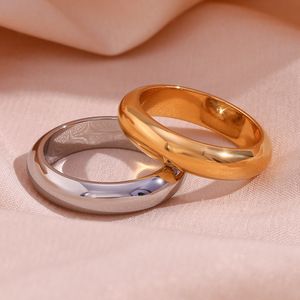 Mode minimaliste solide épais déclaration anneau vente chaude 18K PVD plaqué or en acier inoxydable <span class=keywords><strong>gros</strong></span> bagues <span class=keywords><strong>pour</strong></span> hommes femmes - Product Image 1