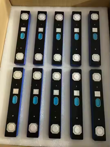 सुरक्षित <span class=keywords><strong>3</strong></span>.2 बनाम 125ah 150ah 230ah 280ah 314 जीवन शक्ति 11000 चक्र के साथ सौर भंडारण के लिए - Product Image 3