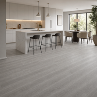 Revêtement de sol SPC en chêne gris WYRAX pour salon résidentiel, idéal pour les revêtements de sol intérieurs et la rénovation d'appartements