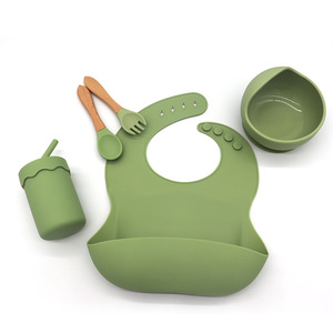 Ensemble d'alimentation pour bébé en silicone 5 pièces, cuillères pour bébé, bol à ventouse, assiette compartimentée, bavoir, tasse, brosse à doigts, ustensiles pour la première étape de l'alimentation - Product Image 5