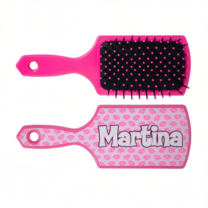 Brosse à cheveux Martina pour bébé avec motif lèvres roses et nom personnalisé - Product Image 1