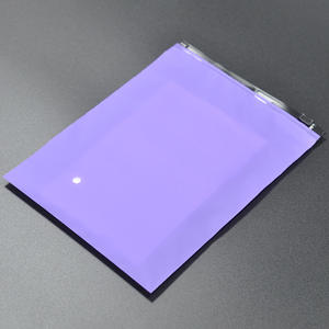 Sacs d'emballage translucides personnalisés avec logo, givrés, à fermeture éclair, noirs, en plastique, pour vêtements, t-shirts et maillots de bain - Product Image 5