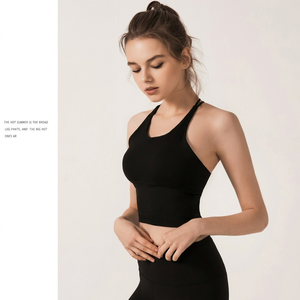 Top corto de yoga para mujer con espalda cruzada y aberturas, sujetador deportivo incorporado con almohadillas extraíbles, ajuste ceñido, para gimnasio, pilates y entrenamiento. - Product Image 3