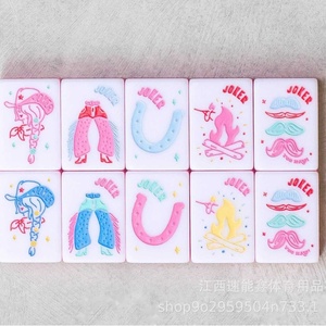 En stock – Approvisionnement exclusif du fabricant de tuiles de mahjong de style américain pour filles – Bottes de cowboy à panneau arrière scintillant avec motif Cactus - Product Image 3