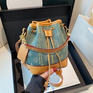 Bolsos de Hombro de PU con Cordón Estampado de Lujo para Mujer, Estilo Retro, de Moda, Casual, Tipo Bandolera, de Diseñador, Estilo Vaquero, Venta al por Mayor - Product Image 1