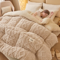 Couverture matelassée en flanelle 3 couches pour l'hiver et l'automne, motif festif en microfibre épaisse, taille lit, couette en peluche – Vente en gros