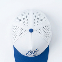 Casquette 5 panneaux blanche et bleue pour hommes et femmes, respirante, avec trous perforés au laser, patch brodé dessin animé, visière incurvée, chapeau de sport