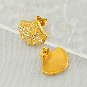 Orecchini a perno multipli a cuore in acciaio inossidabile ipoallergenici placcati oro da <span class=keywords><strong>donna</strong></span>, regalo hip-hop - Product Image 3