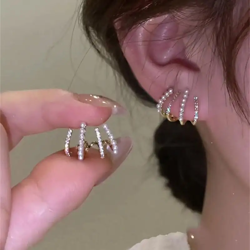 Hot Sale New Crystal Claw Stud Earrings Fashion Trend Four Claws Setting Shiny Geometric Earring