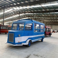 Ensemble complet de camion de restauration de crème glacée avec machines à crème glacée molle et dure