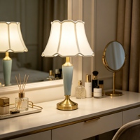Lampe de table avec prise et interrupteur Creative Women Side Table Lamp Italian Touch Table Light Modern Led Desk Light