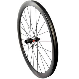<span class=keywords><strong>DT</strong></span> <span class=keywords><strong>Swiss</strong></span> 240 moyeu carbone roues 700C avec rayons carbone route gravier vélo frein à disque vélo carbone <span class=keywords><strong>roue</strong></span> - Product Image 4