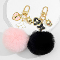 Porte-clés mignons avec pompons, porte-clés boule rose, chaînes perlées, sangles, pendentif trèfle à quatre feuilles, breloque ours pour téléphone, porte-clés moelleux