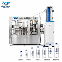 Nouvelle ligne de production de remplissage de liquides entièrement automatique 3 en 1 pour l'embouteillage d'eau minérale pour usine de remplissage d'eau