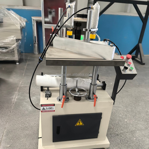 Machine de fraisage d'extrémités pour profilés en aluminium, machine de fraisage d'extrémités pour la fabrication de fenêtres en aluminium - Product Image 6