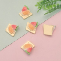 Graziose Miniature 3D in Resina di Dolci Fragole Colorate, Figurine Alimentari per Scrapbooking, Accessori per Casa e Forniture per Slime