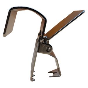 Pince à tapis en acier inoxydable avec crochet, fabrication de tôles (estampage) pour suspendre les tapis - Product Image 1