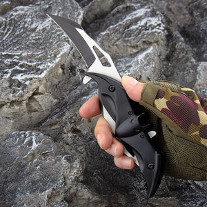 Coltello Pieghevole Tascabile Creativo a Forma di Pipistrello a Doppia Lama in Acciaio Inossidabile per Sopravvivenza Caccia Tattica Campeggio Esterno - Product Image 3