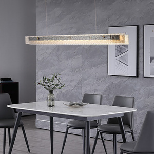 Suspension linéaire en verre de style nordique moderne et minimaliste, lampe de bar de luxe de créateur pour salle à manger, alimentation CA, tailles moyennes - Product Image 1