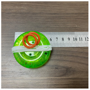 Vente en gros de jouets pour enfants : Jouets lumineux à cordette <span class=keywords><strong>LED</strong></span> avec carte suspendue, Jouets toupie lumineux à sifflet, pour la vente en gros et en détail - Product Image 3