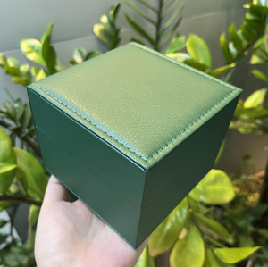 Boîte à montre de luxe en cuir vert personnalisée avec logo, directement de l'usine, boîte cadeau en cuir vert personnalisée pour montres de luxe - Product Image 2