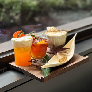 Plateau de dégustation personnalisé en bois de Sapele et Noyer pour café, thé et boissons, avec support à vin et 2 ou 3 tasses - Product Image 5